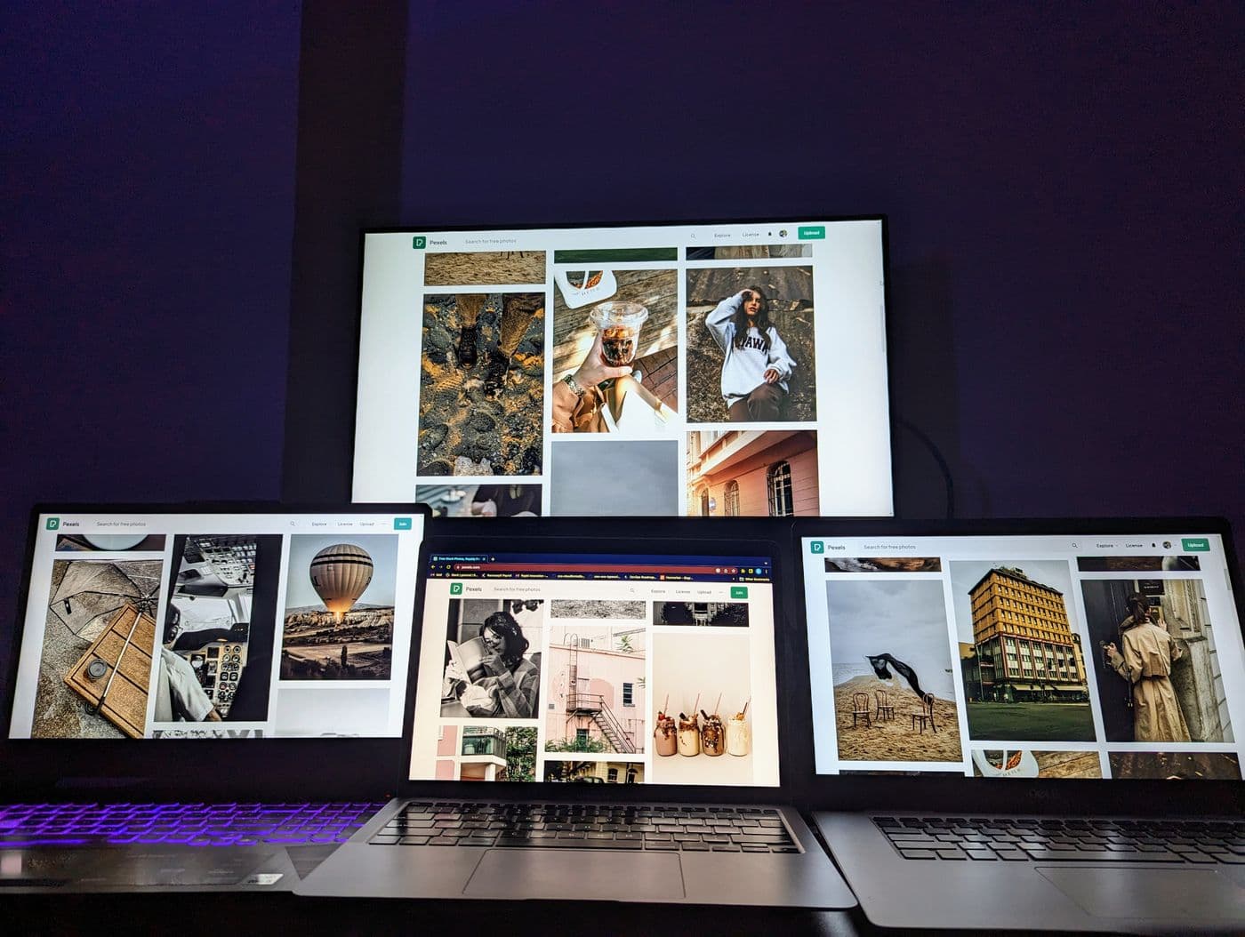 Ekranda açık kurumsal web sitesi tasarımı